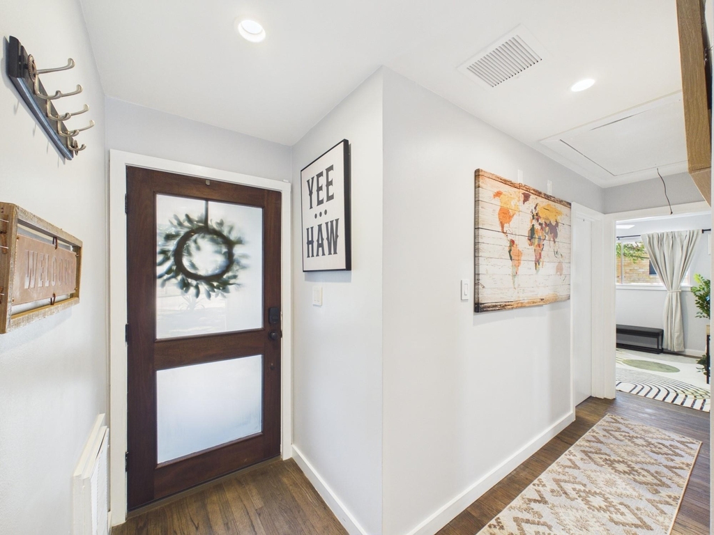 5702 Hoover Street - Photo 3