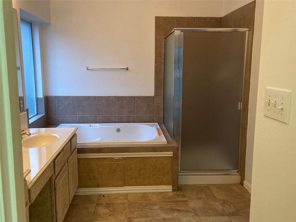 3115 Chappelwood Drive - Photo 3