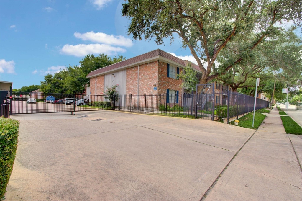 2350 Bering Drive - Photo 37