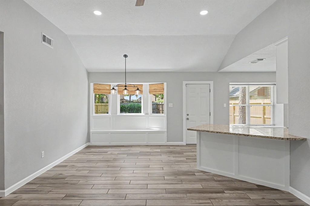 79 Fallshire Drive - Photo 3