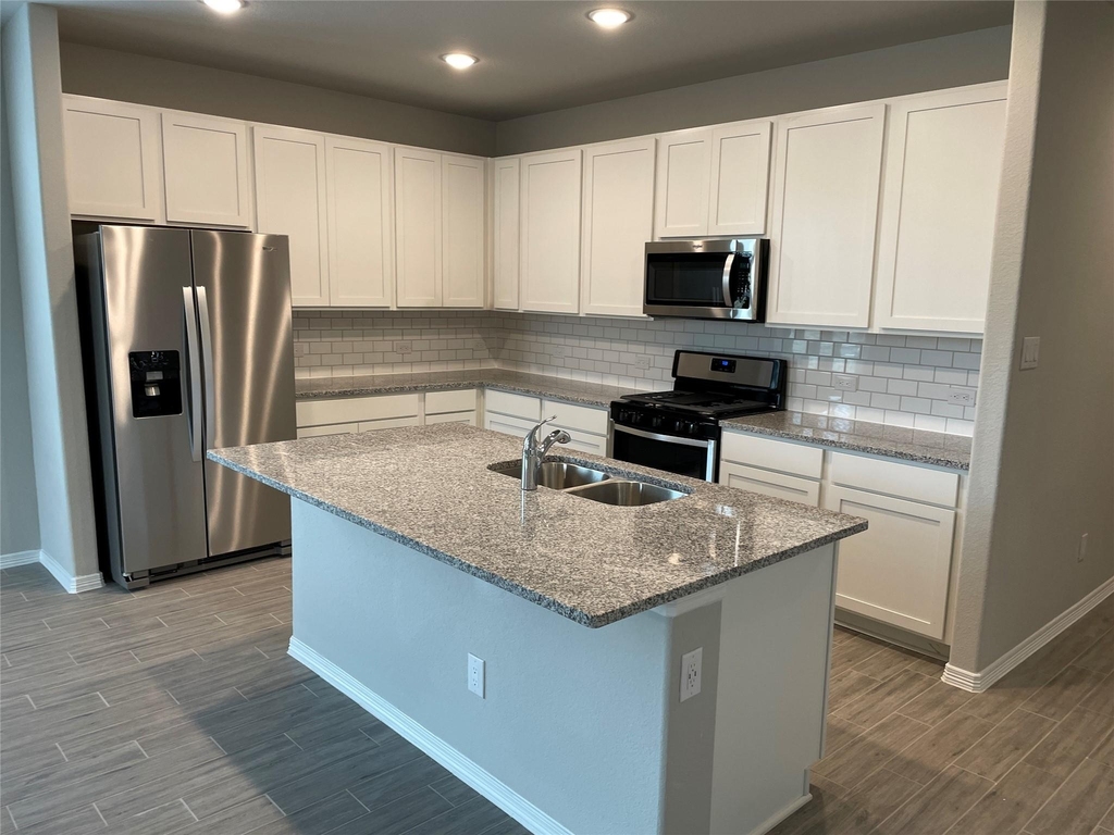 806 Cypress Summit Road - Photo 1