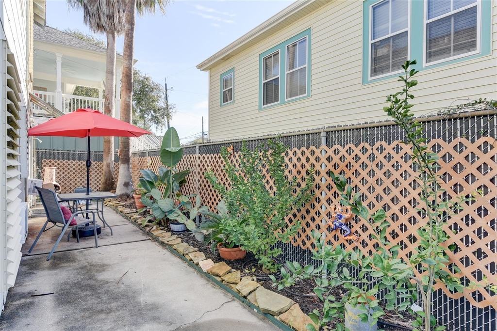 1206 17th Street - Photo 3