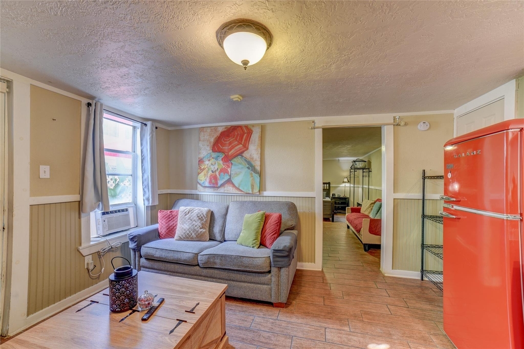 1206 17th Street - Photo 5