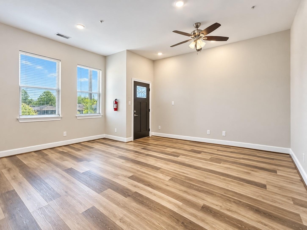 504 Nursery Road - Photo 3
