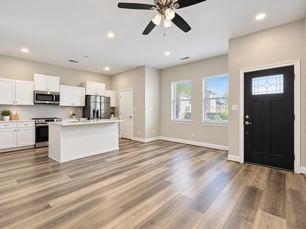 504 Nursery Road - Photo 4