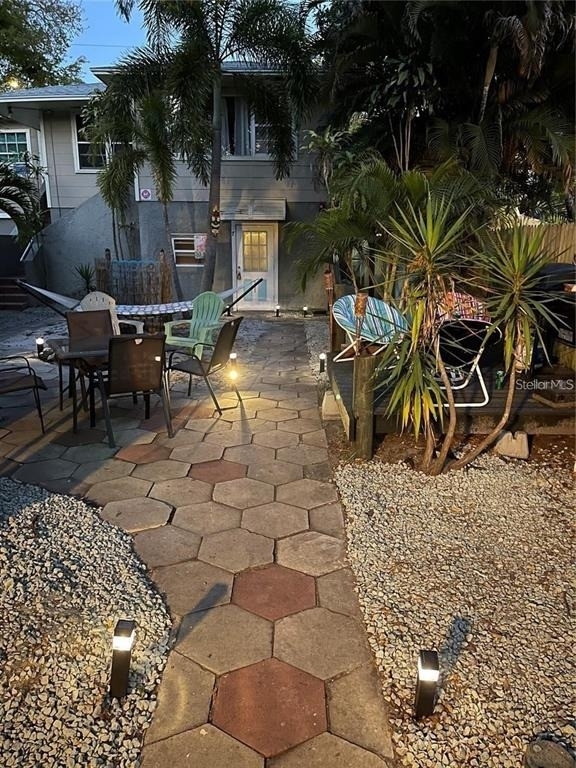 527 8th Street N - Photo 0