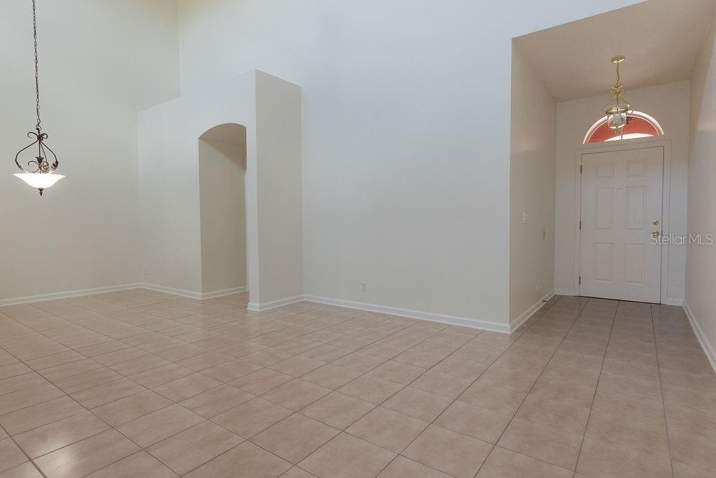 808 Carlyle Lane - Photo 3