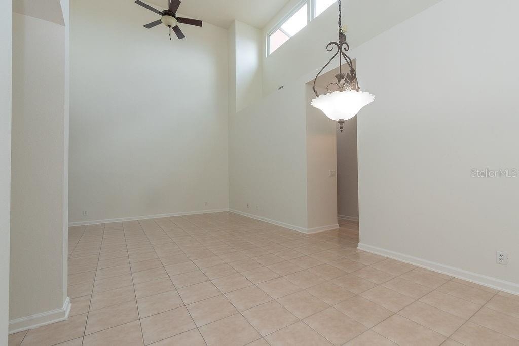 808 Carlyle Lane - Photo 4