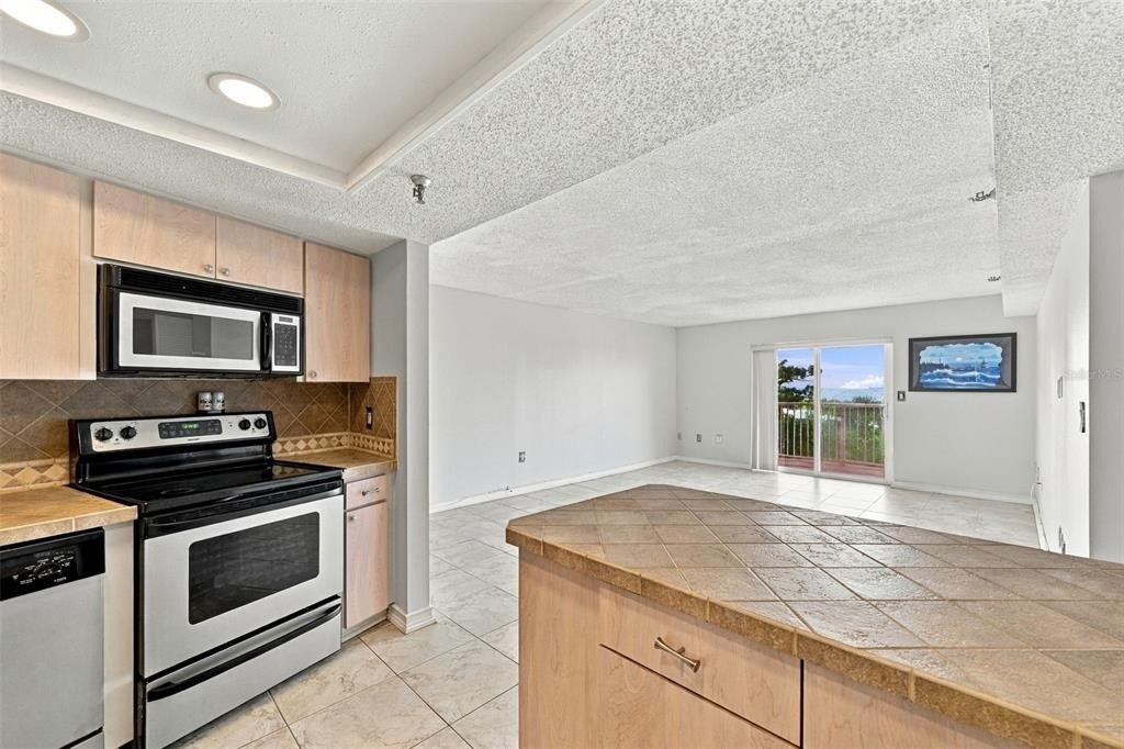 7430 Sunshine Skyway Lane S - Photo 4