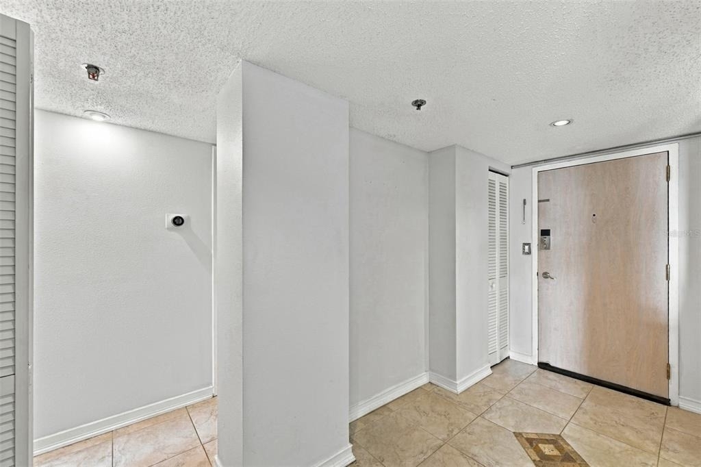7430 Sunshine Skyway Lane S - Photo 2