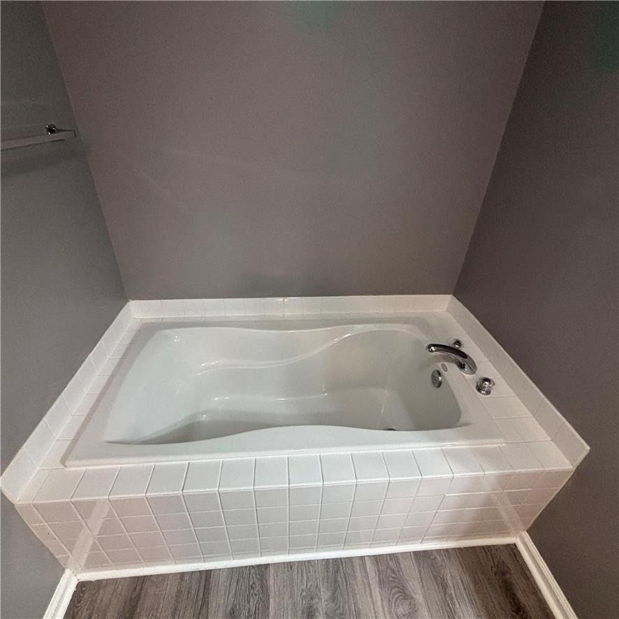 207 Hampshire - Photo 18