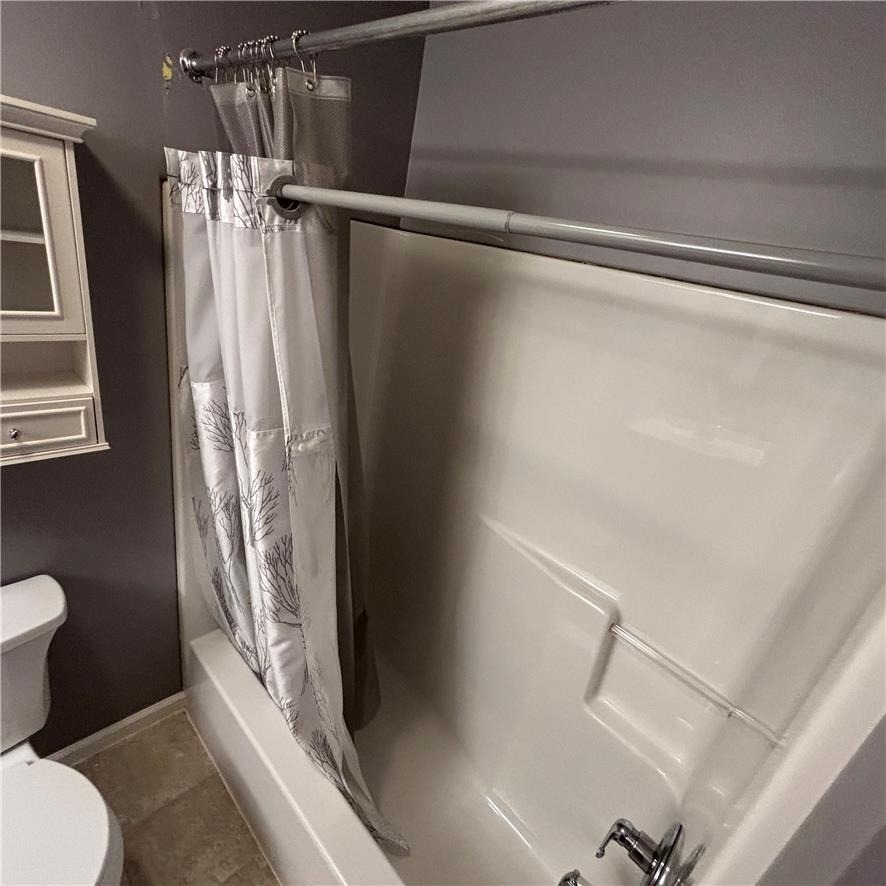 207 Hampshire - Photo 5