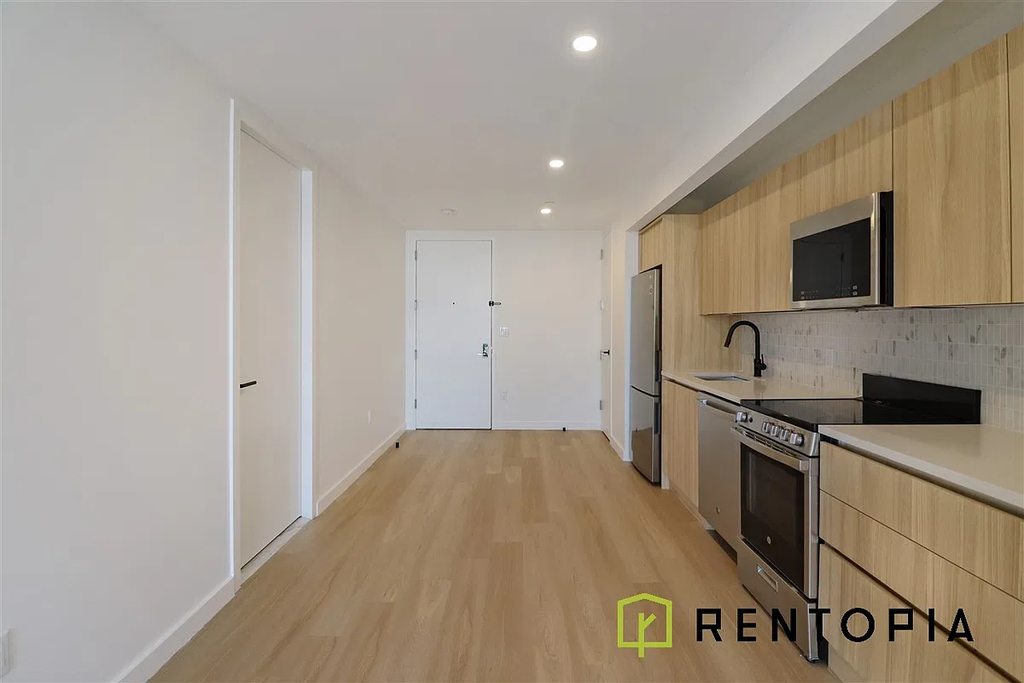 1010 Pacific Street - Photo 5