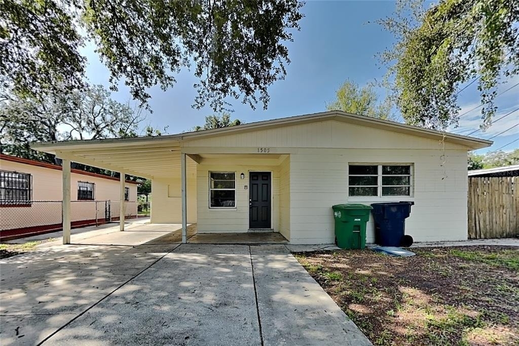 1505 E Genesee Street - Photo 0