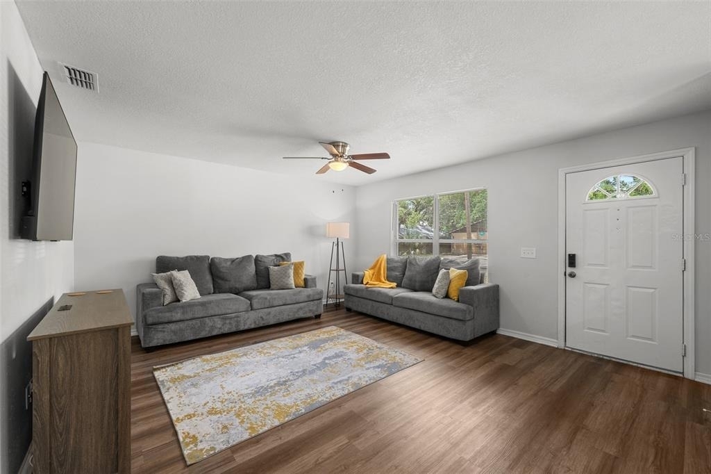8013 N Alaska Street - Photo 4
