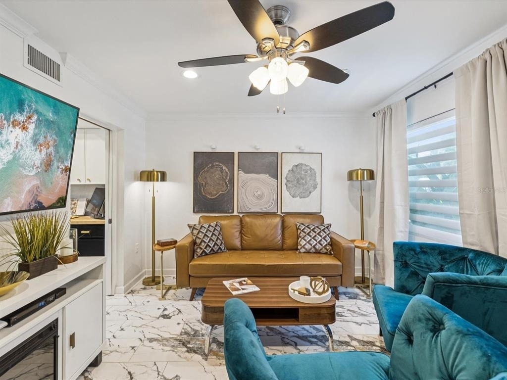 1308 70th Street N - Photo 2