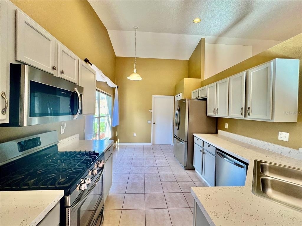 30728 Iverson Drive - Photo 8