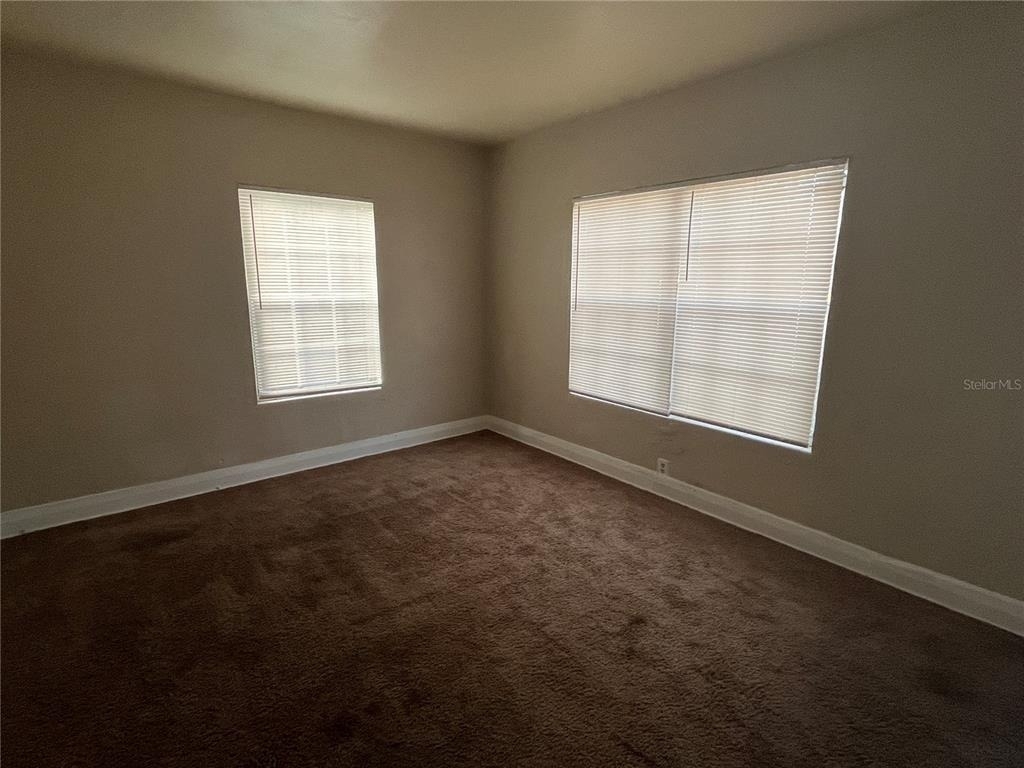 21 W Sessoms Avenue - Photo 1