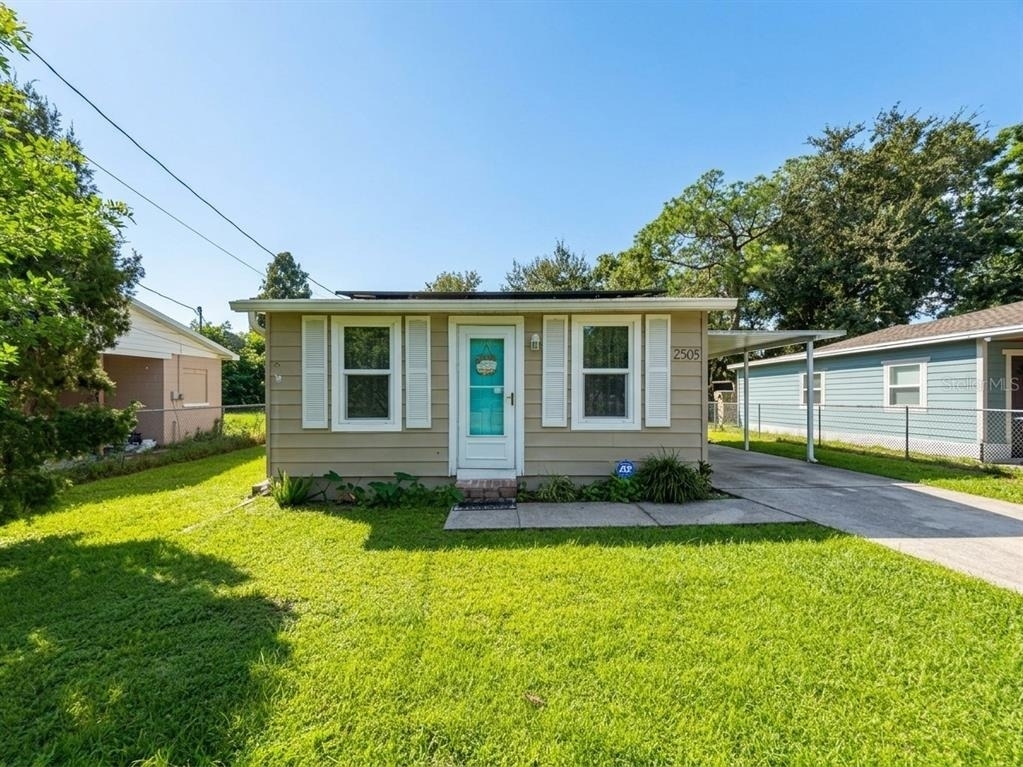2505 Golfview Street - Photo 2