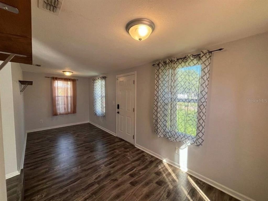 2505 Golfview Street - Photo 5
