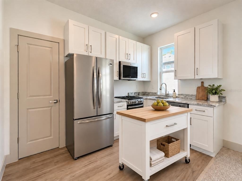 724 Ellwood Avenue - Photo 5