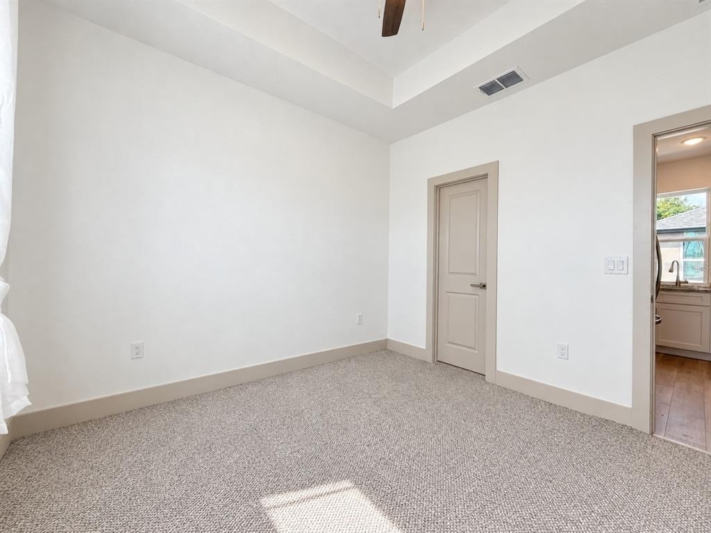 724 Ellwood Avenue - Photo 10