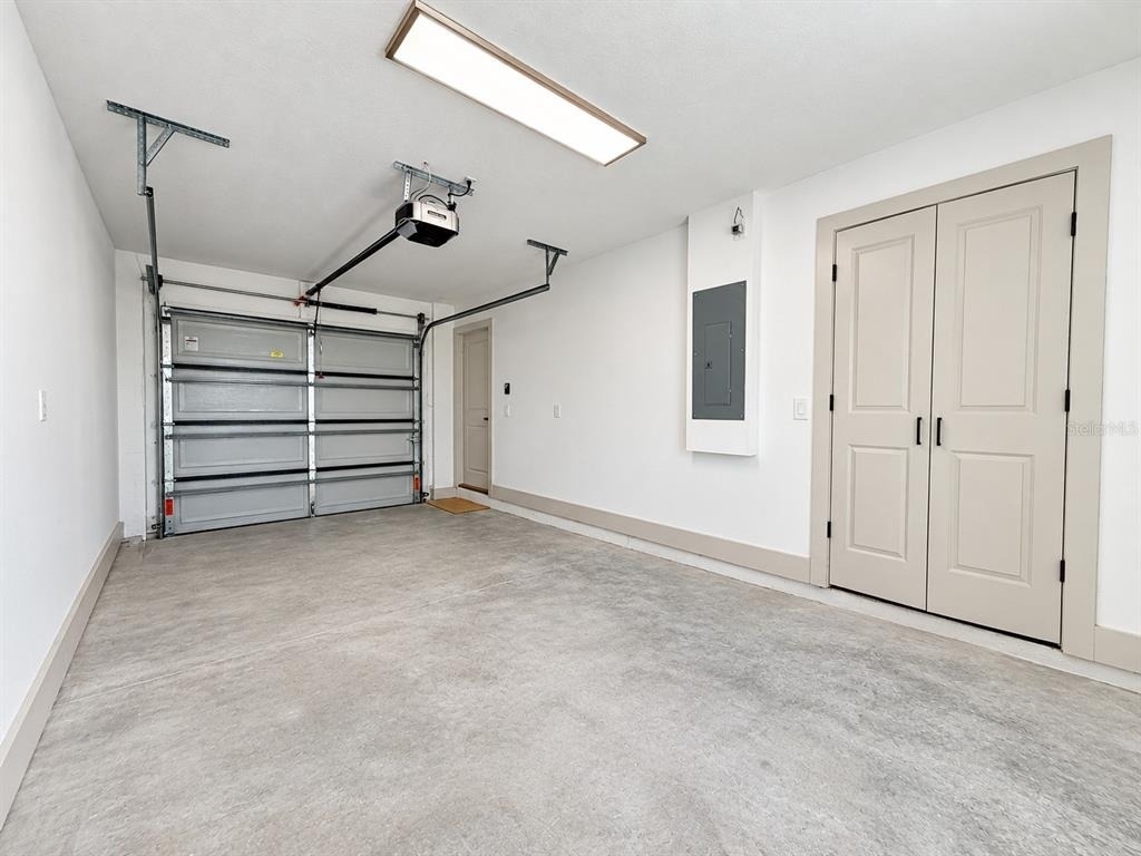 724 Ellwood Avenue - Photo 16