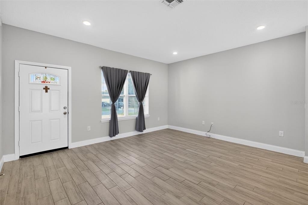 717 Robin Court - Photo 7