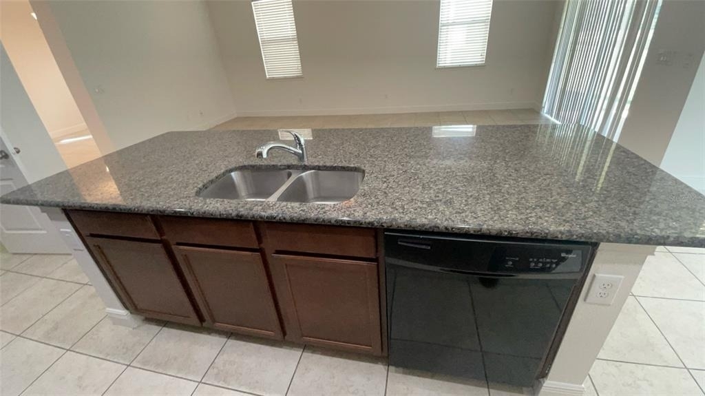 8128 Jailene Drive - Photo 4