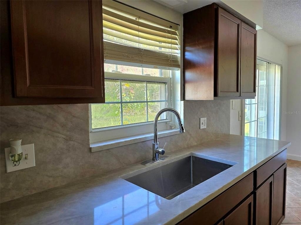 564 Notre Dame Drive - Photo 8