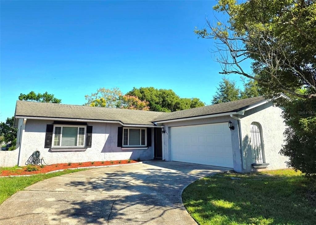 564 Notre Dame Drive - Photo 0