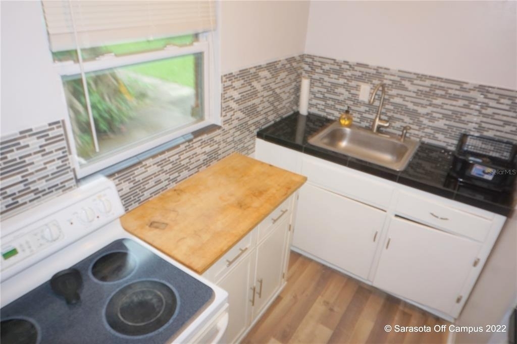 946 40th Street - Photo 4