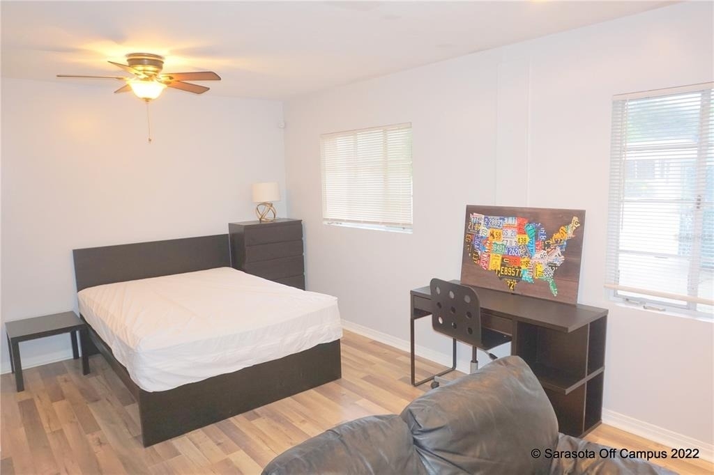 946 40th Street - Photo 8