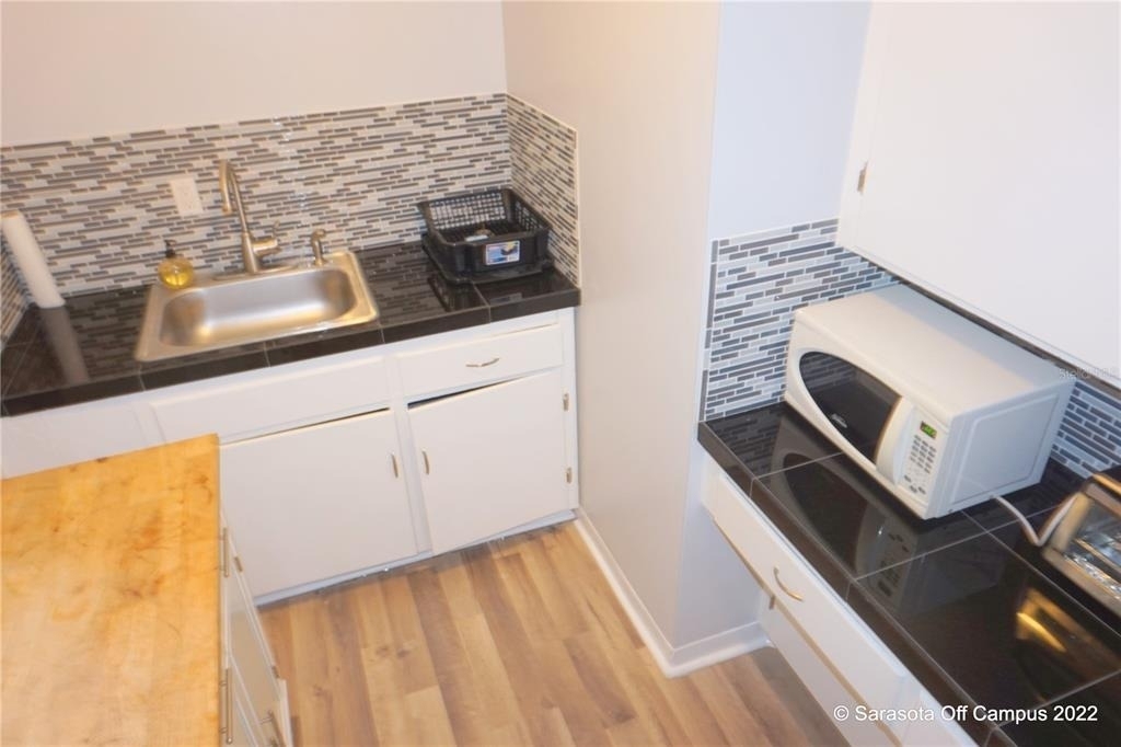 946 40th Street - Photo 6