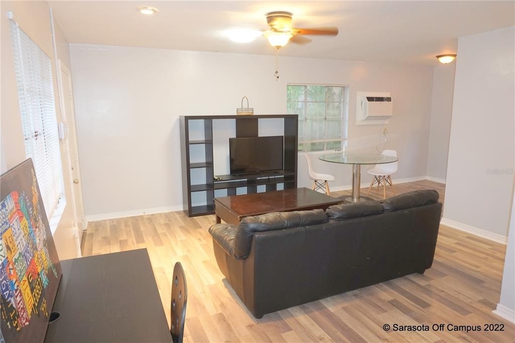 946 40th Street - Photo 16