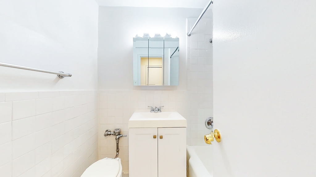 160 East 55th Street - Photo 7