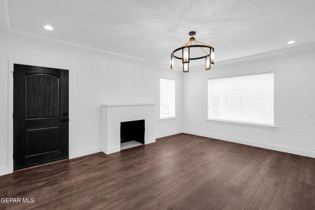 611 Mesita Drive - Photo 3