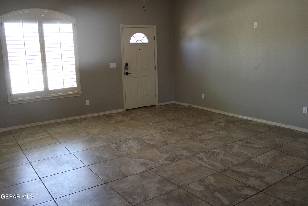 3713 Loma Esteban Drive - Photo 3