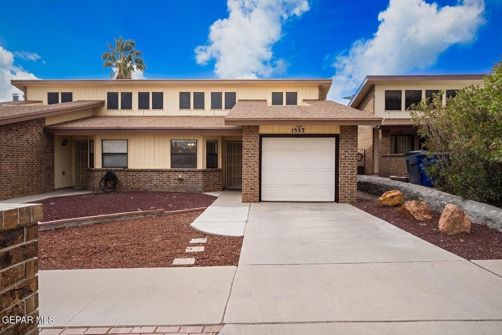 1557 Common Drive - Photo 0
