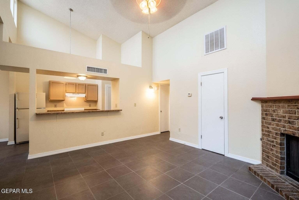 1557 Common Drive - Photo 4