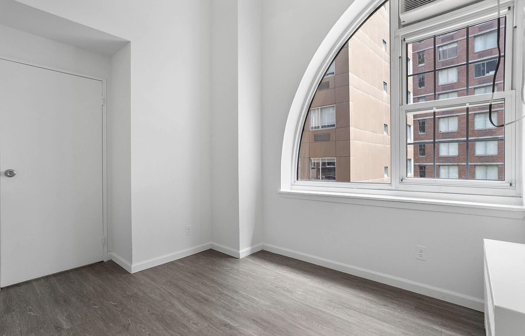 88 Fulton Street - Photo 4