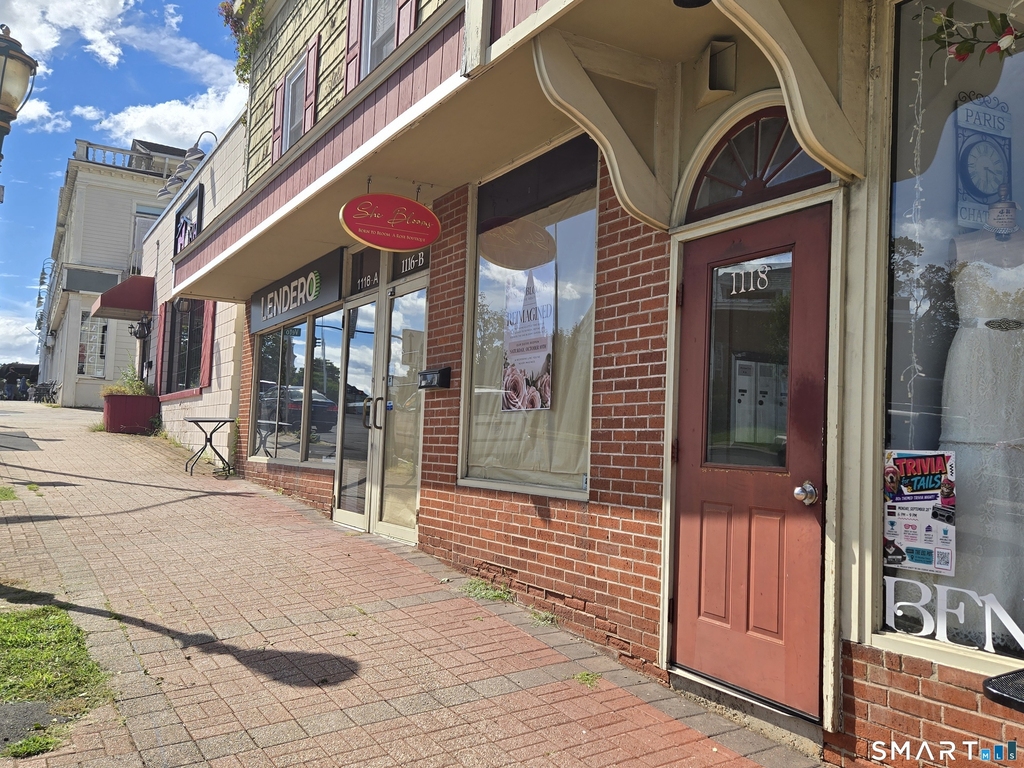 1118 Main Street - Photo 0