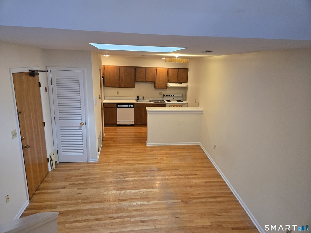 1118 Main Street - Photo 2