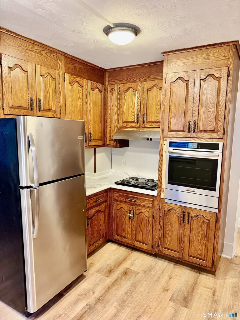 140 Greenwood Street - Photo 3