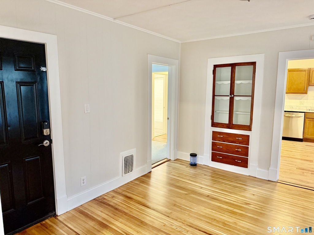 140 Greenwood Street - Photo 6