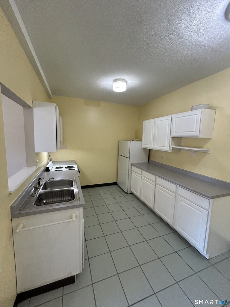1064 Poquonnock Road - Photo 4