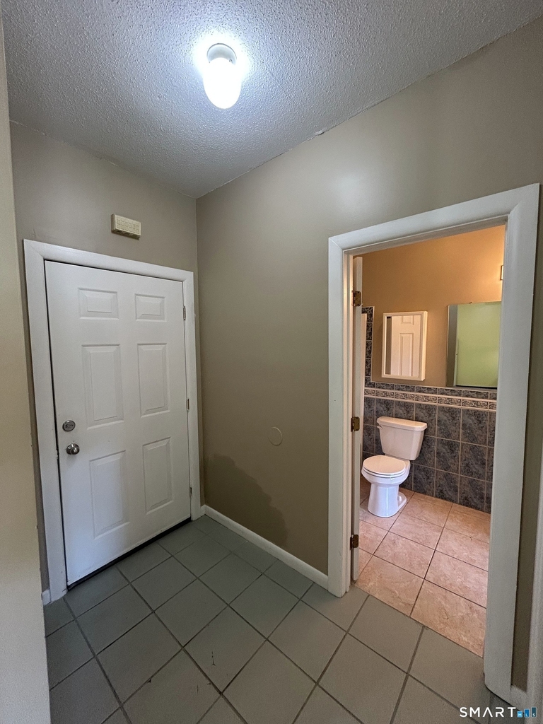 1064 Poquonnock Road - Photo 2