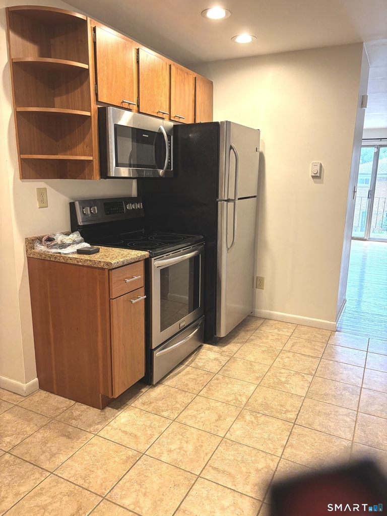 1660 Farmington Avenue - Photo 3
