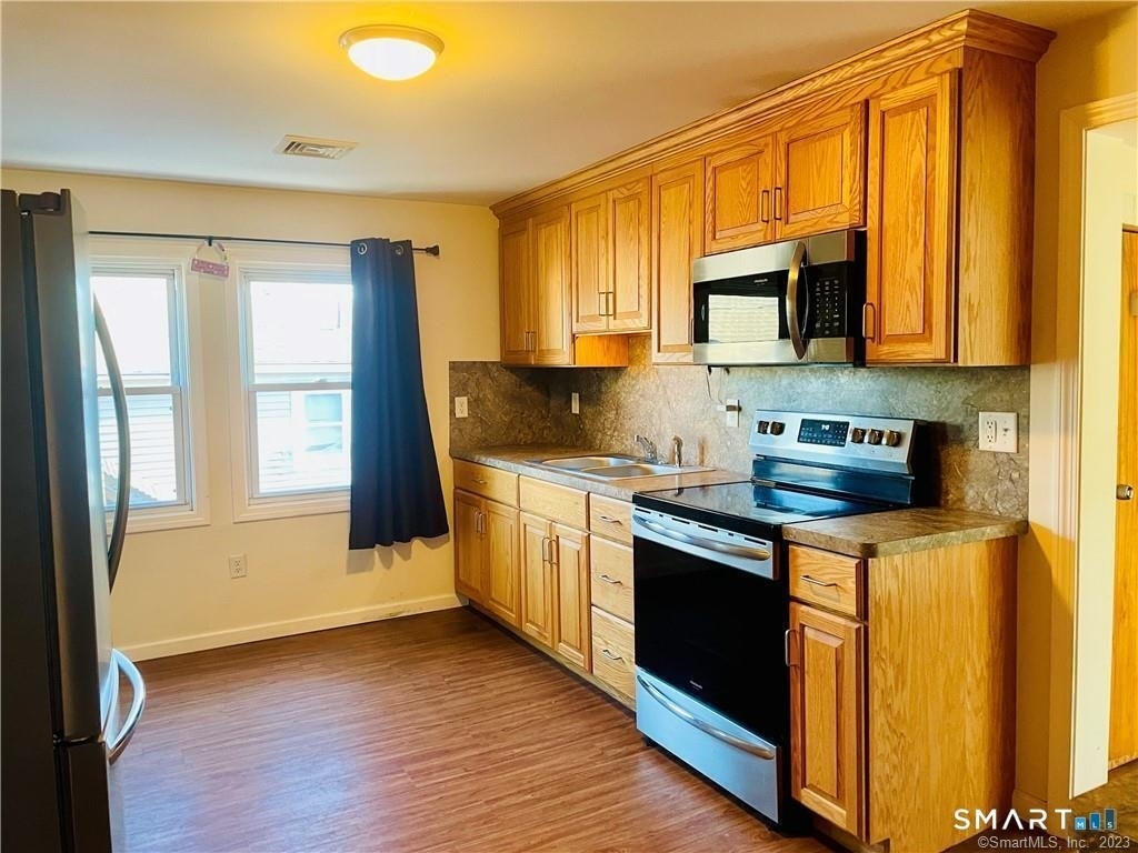 94 Lebanon Avenue - Photo 2