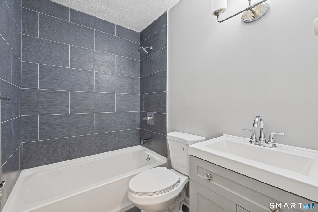 6 Irving Place - Photo 23